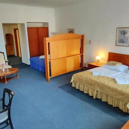 Magnolia Hotel
