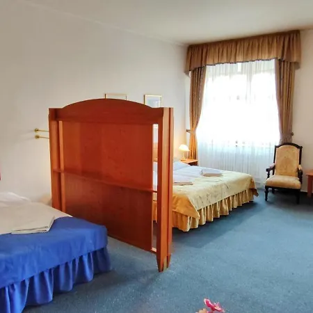 Magnolia Hotel