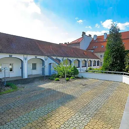 Magnolia Hotel