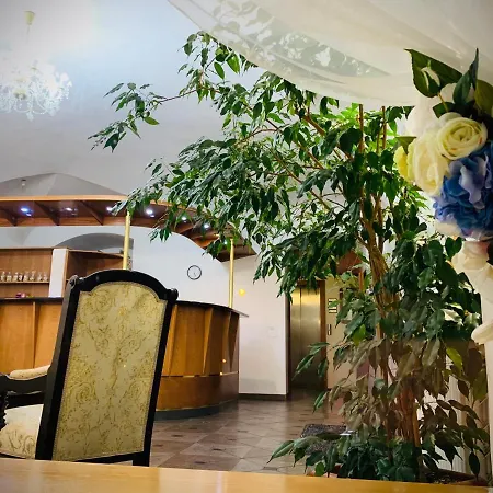 Magnolia Hotel