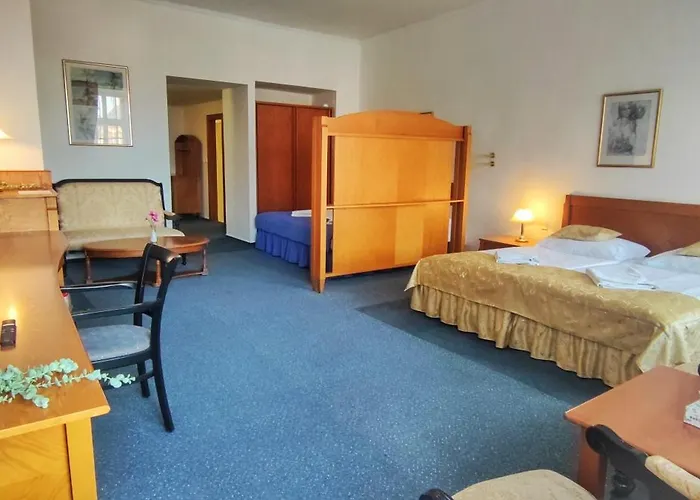 Magnolia Hotel